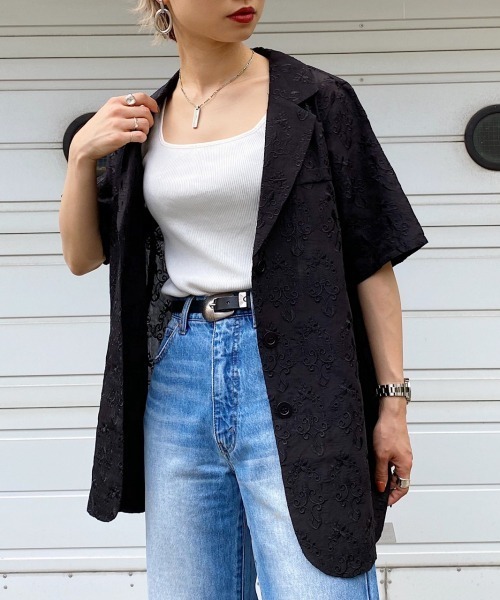 PAGEBOY(ページボーイ)の「レーステーラーシャツ(シャツ/ブラウス・レディース・ブラック/オフホワイト/グレイッシュベージュ・FREE)」の1枚目の写真