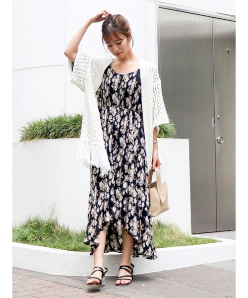 dazzlin（ダズリン）の「クリンクルフラワーロングワンピース（ワンピース・レディース・アイボリー/ブラック/ラベンダー・SMALL/MEDIUM）」の11枚目の写真