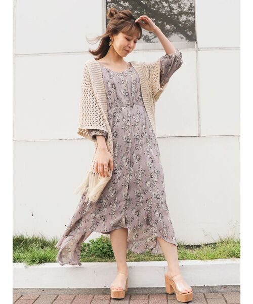 dazzlin（ダズリン）の「クリンクルフラワーロングワンピース（ワンピース・レディース・アイボリー/ブラック/ラベンダー・SMALL/MEDIUM）」の12枚目の写真