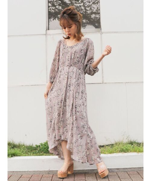 dazzlin（ダズリン）の「クリンクルフラワーロングワンピース（ワンピース・レディース・アイボリー/ブラック/ラベンダー・SMALL/MEDIUM）」の14枚目の写真