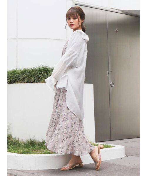 dazzlin（ダズリン）の「クリンクルフラワーロングワンピース（ワンピース・レディース・アイボリー/ブラック/ラベンダー・SMALL/MEDIUM）」の17枚目の写真