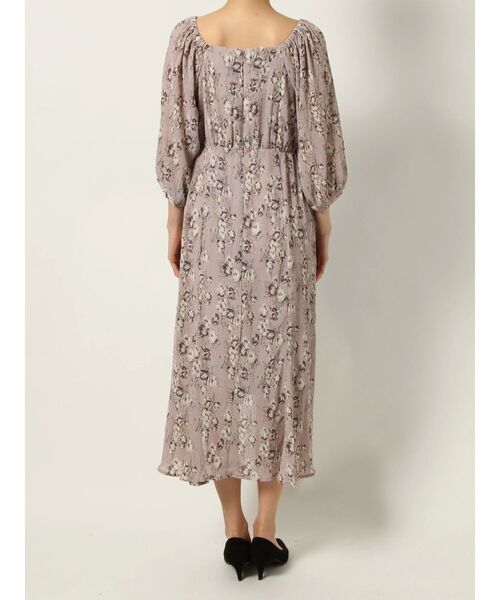 dazzlin（ダズリン）の「クリンクルフラワーロングワンピース（ワンピース・レディース・アイボリー/ブラック/ラベンダー・SMALL/MEDIUM）」の20枚目の写真