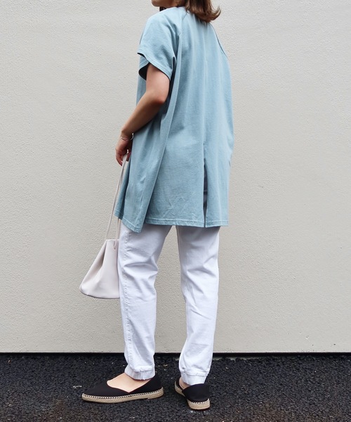 Riberry(リベリー)の「バックスリット入りラグランTシャツ(Tシャツ/カットソー・レディース・ベージュ/オフホワイト/ブルー/ライトグリーン/スミクロ・FREE)」の1枚目の写真