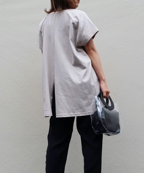 Riberry(リベリー)の「バックスリット入りラグランTシャツ(Tシャツ/カットソー・レディース・ベージュ/オフホワイト/ブルー/ライトグリーン/スミクロ・FREE)」の12枚目の写真