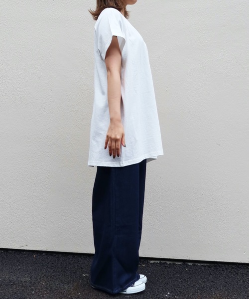 Riberry(リベリー)の「バックスリット入りラグランTシャツ(Tシャツ/カットソー・レディース・ベージュ/オフホワイト/ブルー/ライトグリーン/スミクロ・FREE)」の14枚目の写真