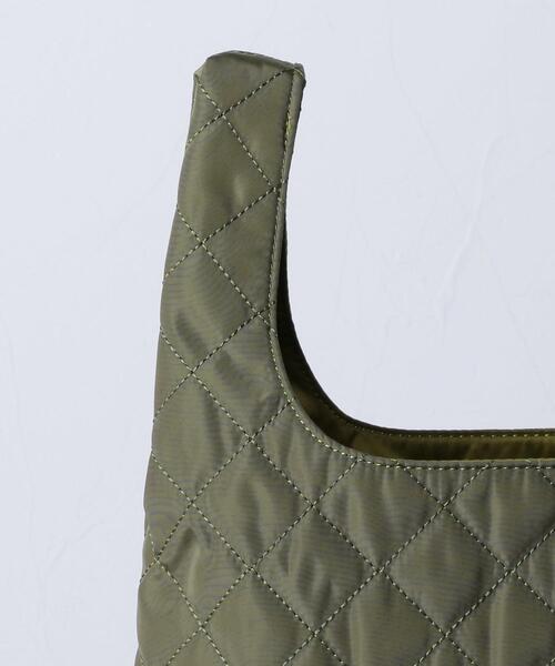 UNITED ARROWS(ユナイテッドアローズ)の「UWSC キルティング ショッパーバッグ(ハンドバッグ・レディース・ブラック/オリーブ・FREE)」の7枚目の写真