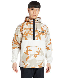 Timberland（ティンバーランド）の「【WEB限定】メンズ カモ プリント ジャケット（マウンテンパーカー・メンズ）」