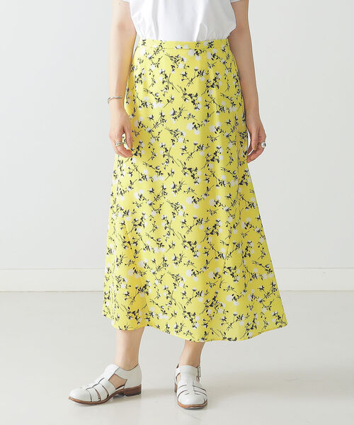 BEAMS LIGHTS（ビームスライツ）の「BEAMS LIGHTS / DEVEAUX 花柄 フレア スカート（スカート・レディース・イエロー/ブラック・38/36）」の5枚目の写真