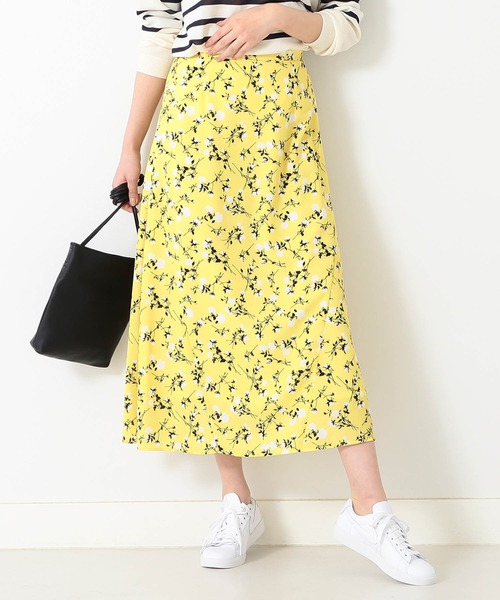BEAMS LIGHTS（ビームスライツ）の「BEAMS LIGHTS / DEVEAUX 花柄 フレア スカート（スカート・レディース・イエロー/ブラック・38/36）」の2枚目の写真