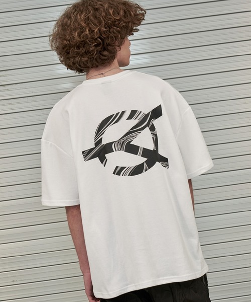 OY(オーワイ)の「『OY/オーワイ』TEXTURE LOGO T/テクスチャーロゴ Tシャツ 半袖 ハーフスリーブカットソー(Tシャツ/カットソー・メンズ・ホワイト/ブラック・FREE)」の1枚目の写真