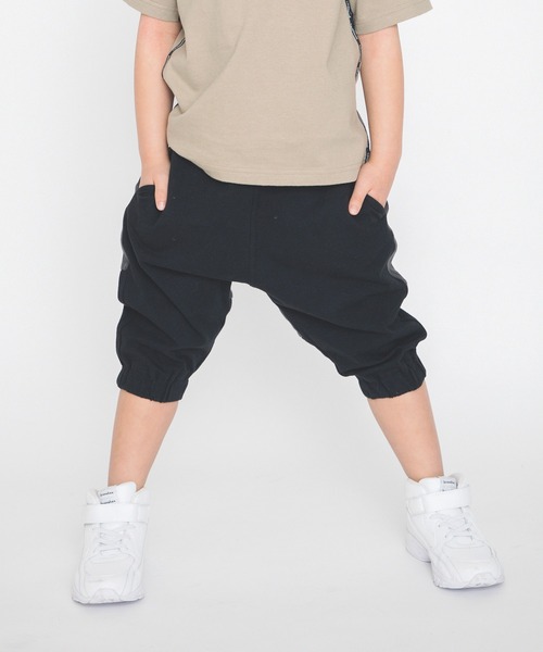 BRANSHES（ブランシェス）の「ストレッチ天竺クロップドパンツ（その他パンツ・キッズ・ブラック/カーキオリーブ・100cm/80ｃｍ/120cm/90cm/150cm/130cm/110cm/140cm）」の3枚目の写真