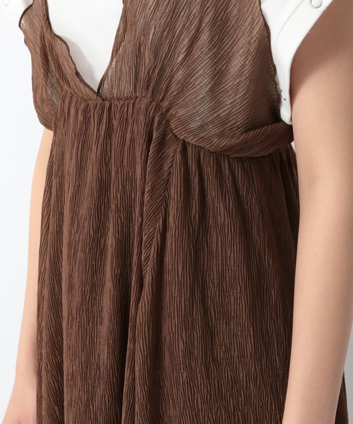 Heather(ヘザー)の「ウェイビープリーツキャミワンピース 948480(ワンピース・レディース・ブラウン/グレー/アイボリー/グレー系その他/ピンク/ブルー/ブラック/グリーン・FREE)」の11枚目の写真