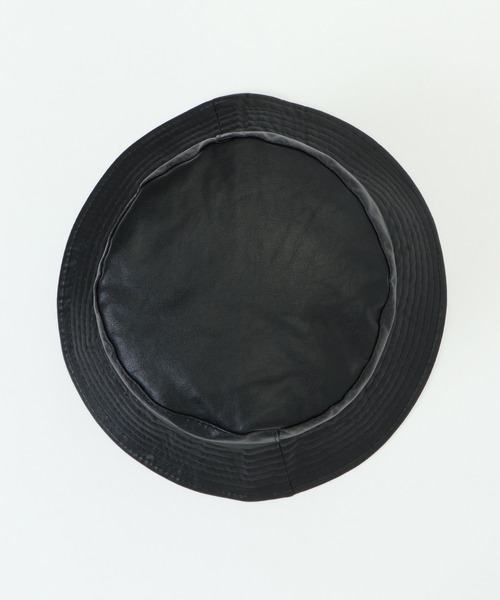 VENCEEXCHANGE（ヴァンスエクスチェンジ）の「フェイクレザーバケットハット（ハット・レディース・ブラック/ベージュ・FREE）」の3枚目の写真