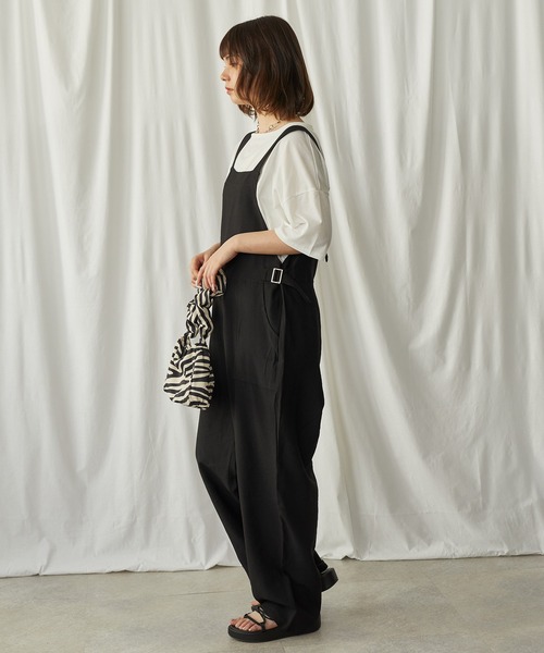 toucher du brise(トゥシェドブリーズ)の「ワイドサロペット(サロペット/オーバーオール・レディース・ブラック/ベージュ/カーキ・M)」の4枚目の写真