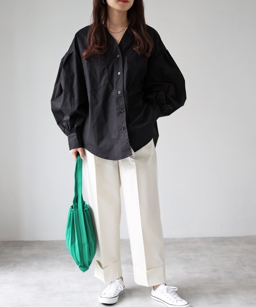 4youstory（フォーユーストーリー）の「パフスリーブVネックシャツ（シャツ/ブラウス・レディース・ホワイト/ブラック・FREE）」の10枚目の写真