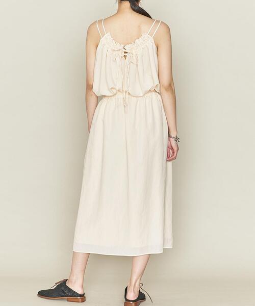 ASTRAET（アストラット）の「＜ASTRAET（アストラット）＞ギャザー バックリボン キャミソール（キャミソール・レディース・オフホワイト/ダークグレー・FREE）」の4枚目の写真