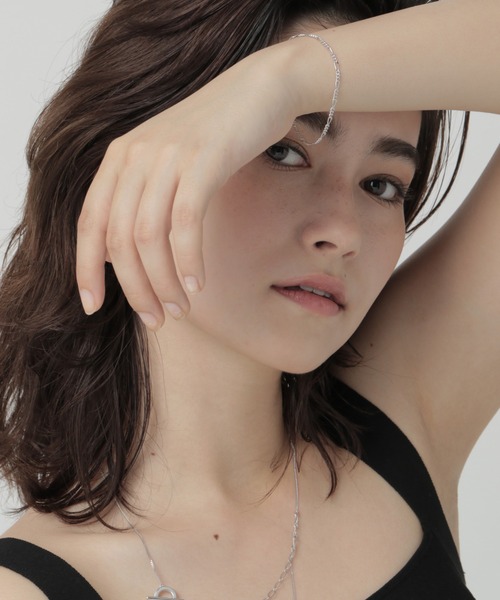 PAS TIERRA（パティエラ）の「－Chaine－ 喜平ショートチェーンブレスレット（ブレスレット・レディース・シルバー/イエローゴールド・FREE）」の4枚目の写真