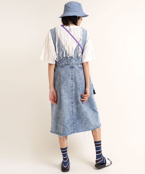 RNA(アールエヌエー)の「G1017 デニムサイドジップジャンスカ(ジャンパースカート・レディース・ブラック系その他/ケミカルウォッシュ・MEDIUM)」の18枚目の写真