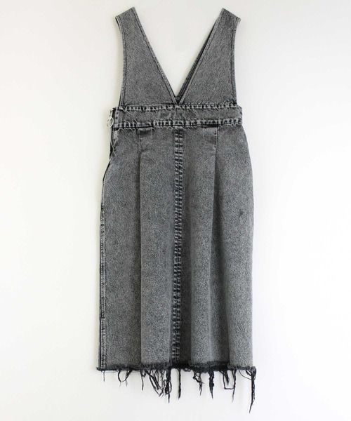 RNA(アールエヌエー)の「G1017 デニムサイドジップジャンスカ(ジャンパースカート・レディース・ブラック系その他/ケミカルウォッシュ・MEDIUM)」の14枚目の写真