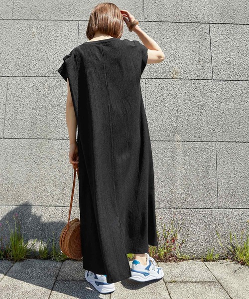 mikke（ミッケ）の「ショルダータックバックスリットキーネックワンピース（ワンピース・レディース・ブラック/ブラウン/カーキ/アイボリー・FREE）」の21枚目の写真