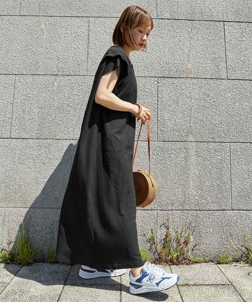 mikke（ミッケ）の「ショルダータックバックスリットキーネックワンピース（ワンピース・レディース・ブラック/ブラウン/カーキ/アイボリー・FREE）」の19枚目の写真