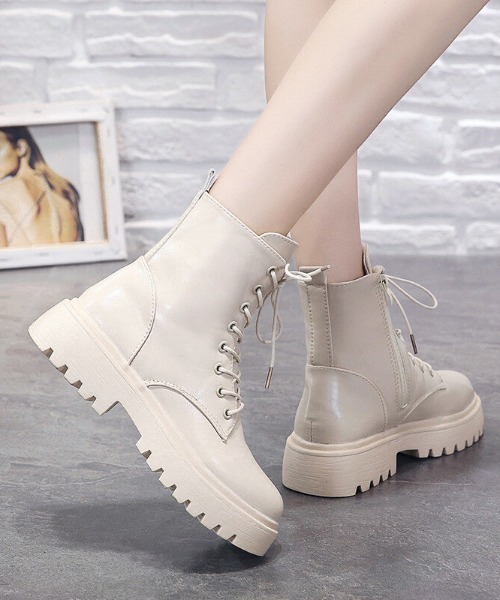 SFW（エスエフダブリュー）の「PUレザーカジュアルシューズ  編み上げブーツ（ブーツ・レディース・ホワイト/ブラック・38/39/35/36/37/40）」の6枚目の写真