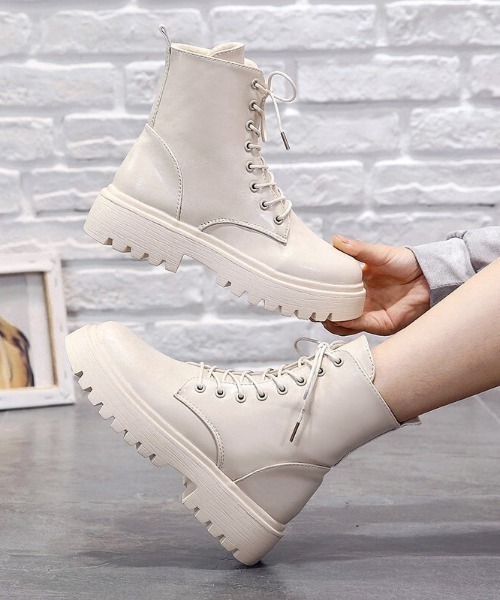 SFW（エスエフダブリュー）の「PUレザーカジュアルシューズ  編み上げブーツ（ブーツ・レディース・ホワイト/ブラック・38/39/35/36/37/40）」の3枚目の写真
