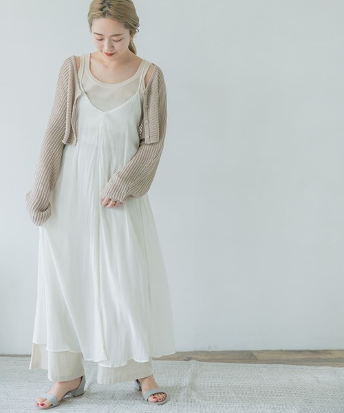 ITEMS URBANRESEARCH（アイテムズ アーバンリサーチ）の「シアーフレアキャミソールワンピース（ワンピース・レディース・モカ/チャコールグレー/オフホワイト・FREE）」の2枚目の写真