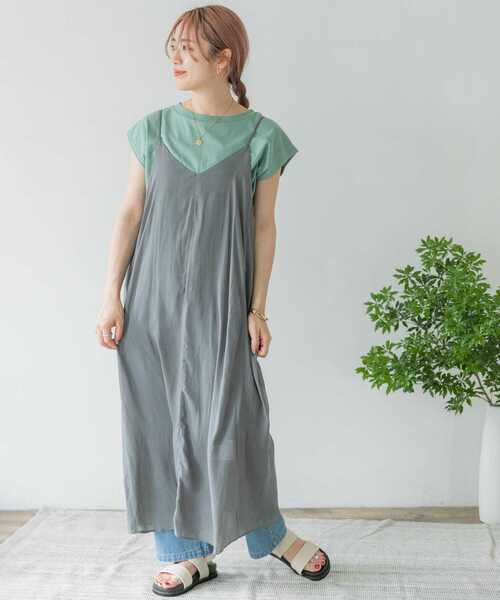 ITEMS URBANRESEARCH（アイテムズ アーバンリサーチ）の「シアーフレアキャミソールワンピース（ワンピース・レディース・モカ/チャコールグレー/オフホワイト・FREE）」の4枚目の写真