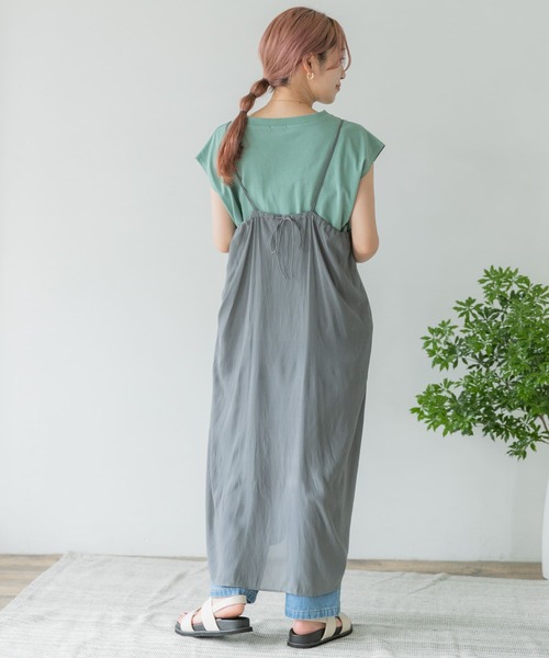 ITEMS URBANRESEARCH（アイテムズ アーバンリサーチ）の「シアーフレアキャミソールワンピース（ワンピース・レディース・モカ/チャコールグレー/オフホワイト・FREE）」の7枚目の写真