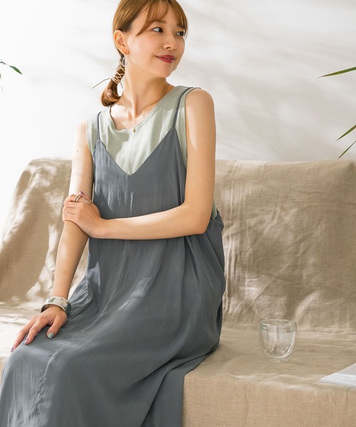 ITEMS URBANRESEARCH（アイテムズ アーバンリサーチ）の「シアーフレアキャミソールワンピース（ワンピース・レディース・モカ/チャコールグレー/オフホワイト・FREE）」の9枚目の写真