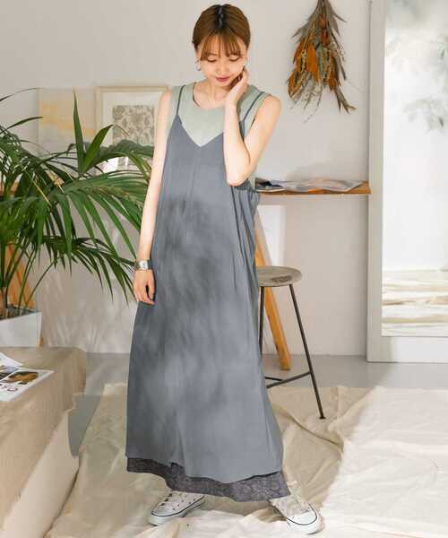 ITEMS URBANRESEARCH（アイテムズ アーバンリサーチ）の「シアーフレアキャミソールワンピース（ワンピース・レディース・モカ/チャコールグレー/オフホワイト・FREE）」の11枚目の写真