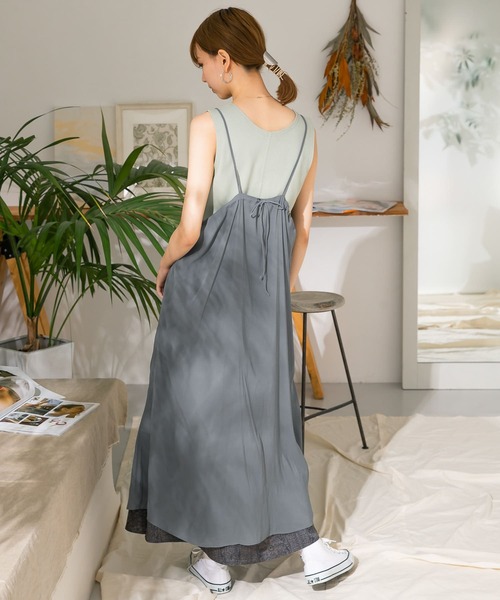 ITEMS URBANRESEARCH（アイテムズ アーバンリサーチ）の「シアーフレアキャミソールワンピース（ワンピース・レディース・モカ/チャコールグレー/オフホワイト・FREE）」の12枚目の写真