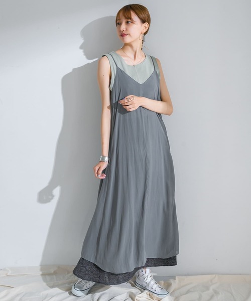 ITEMS URBANRESEARCH（アイテムズ アーバンリサーチ）の「シアーフレアキャミソールワンピース（ワンピース・レディース・モカ/チャコールグレー/オフホワイト・FREE）」の13枚目の写真