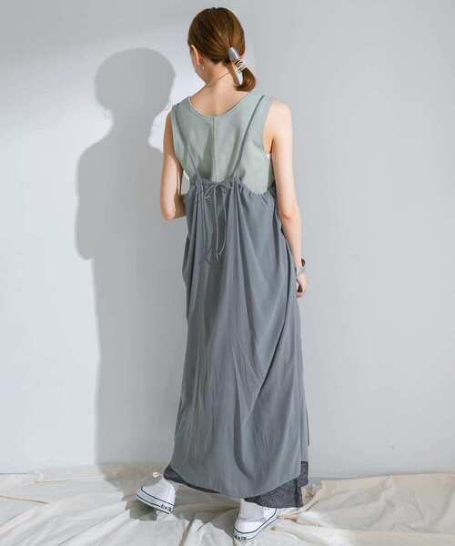 ITEMS URBANRESEARCH（アイテムズ アーバンリサーチ）の「シアーフレアキャミソールワンピース（ワンピース・レディース・モカ/チャコールグレー/オフホワイト・FREE）」の14枚目の写真