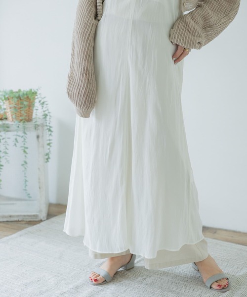 ITEMS URBANRESEARCH（アイテムズ アーバンリサーチ）の「シアーフレアキャミソールワンピース（ワンピース・レディース・モカ/チャコールグレー/オフホワイト・FREE）」の16枚目の写真