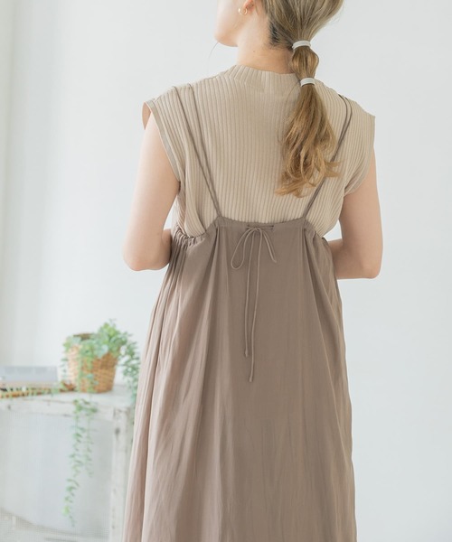 ITEMS URBANRESEARCH（アイテムズ アーバンリサーチ）の「シアーフレアキャミソールワンピース（ワンピース・レディース・モカ/チャコールグレー/オフホワイト・FREE）」の19枚目の写真