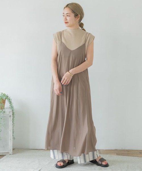 ITEMS URBANRESEARCH（アイテムズ アーバンリサーチ）の「シアーフレアキャミソールワンピース（ワンピース・レディース・モカ/チャコールグレー/オフホワイト・FREE）」の21枚目の写真
