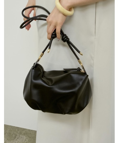 Re:EDIT（リエディ）の「サイドタックショルダーバッグ（ショルダーバッグ・レディース・ブラック/オフホワイト/キャメル・FREE）」の3枚目の写真