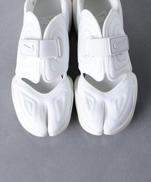 NIKE（ナイキ）の「＜NIKE（ナイキ）＞アクアリフト スニーカー◆（スニーカー・レディース・ホワイト/ブラック・22cm/22.5cm/23cm/23.5cm/24cm/24.5cm/25cm/25.5cm）」の4枚目の写真