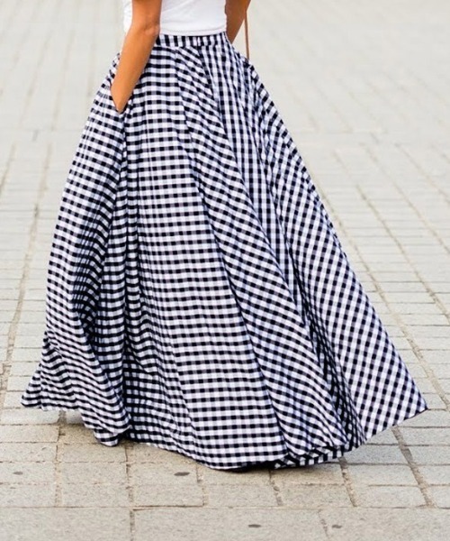 KOR（ケーオーアール）の「ギンガムチェック ワイドフレアプリーツスカート（スカート・レディース・ブラック/ネイビー・S/M/L/2XL/XL/4XL/5XL/3XL）」の5枚目の写真