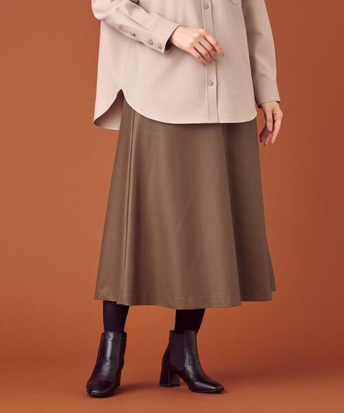 closet story(クローゼットストーリー)の「<closet story(クローゼットストーリー)>フェイクレザー フレア マキシスカート(スカート・レディース・ブラック/ベージュ・FREE)」の1枚目の写真