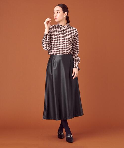 closet story(クローゼットストーリー)の「<closet story(クローゼットストーリー)>フェイクレザー フレア マキシスカート(スカート・レディース・ブラック/ベージュ・FREE)」の2枚目の写真