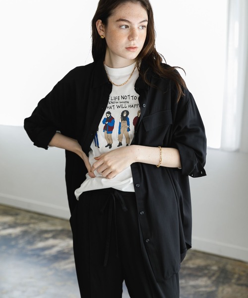 koe（コエ）の「フラップポケットシャツチュニック＊（シャツ/ブラウス・レディース・ライトグレー/ブラック/カーキ/ピンク・FREE）」の2枚目の写真