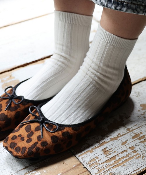 andme(アンドミー)の「ベーシックリブクルーソックス(ソックス/靴下・レディース・オフホワイト/チャコールグレー/ベージュ/ブラック/レッド/パープル/ライム/ブルー/オレンジ・23-25cm)」の10枚目の写真