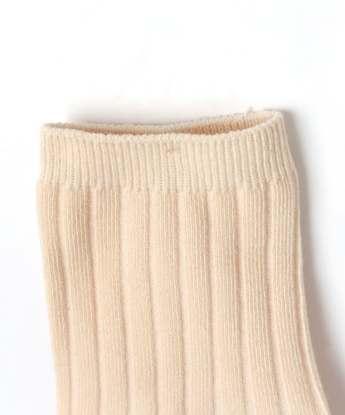 andme(アンドミー)の「ベーシックリブクルーソックス(ソックス/靴下・レディース・オフホワイト/チャコールグレー/ベージュ/ブラック/レッド/パープル/ライム/ブルー/オレンジ・23-25cm)」の11枚目の写真