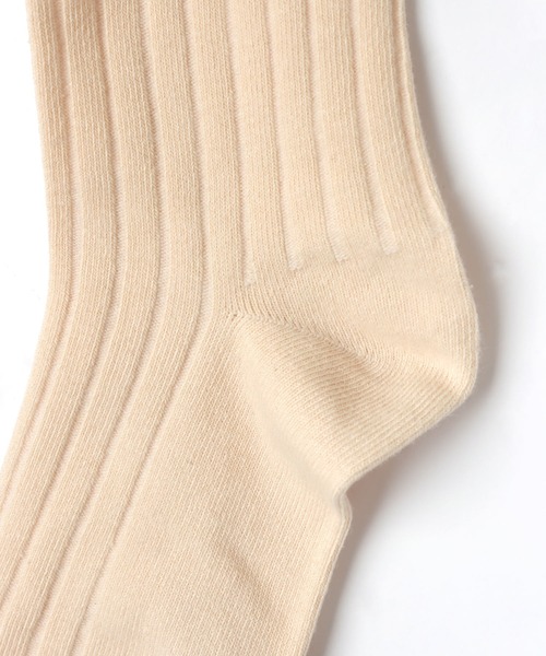 andme(アンドミー)の「ベーシックリブクルーソックス(ソックス/靴下・レディース・オフホワイト/チャコールグレー/ベージュ/ブラック/レッド/パープル/ライム/ブルー/オレンジ・23-25cm)」の12枚目の写真