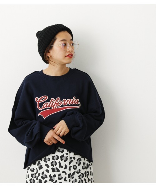RODEO CROWNS WIDE BOWL(ロデオクラウンズワイドボウル)の「【WEB限定】CaliforniaショートスウェットWL(スウェット・レディース・杢グレー/ネイビー/イエロー系その他・FREE)」の2枚目の写真