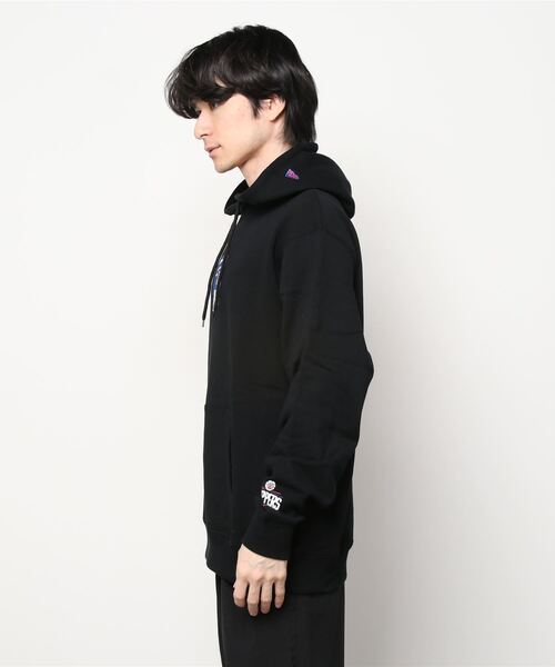 XLARGE（エクストララージ）の「CLIPPERS MIX LOGO PULLOVER HOODED