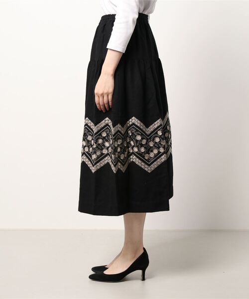 タグ付き新品☘️TSUHARU by SM2 草ツタ模様総刺繍リネンスカート 裾フラワー柄フリル刺繍スカート（ブラック/キナリ/ボトムス